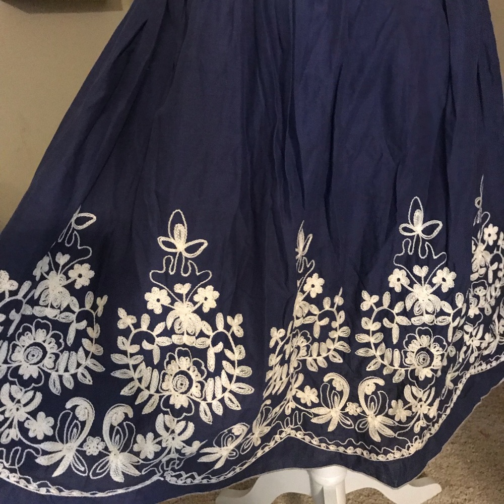Skirt - Picture 3 of 7